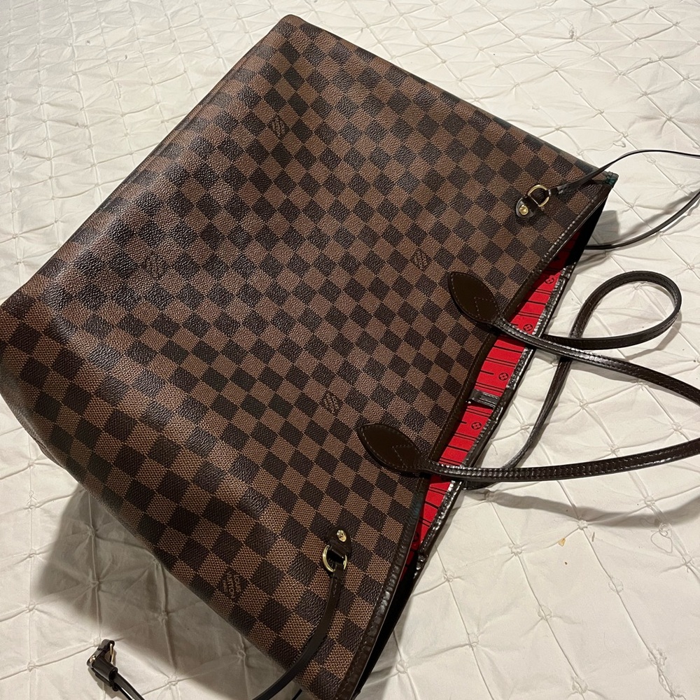 Louis Vuitton Neverfull - Picture 7 of 16